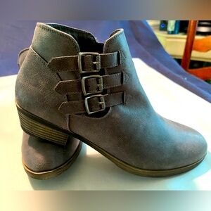 Brand New London Fog women’s gray fashion ankle boot size 9 1/2